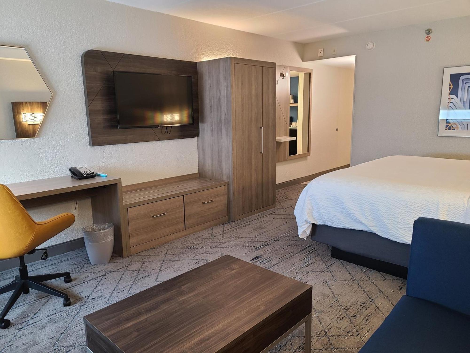 Hotel Express Lauderdale North - Executive Airport By Ihg 2*