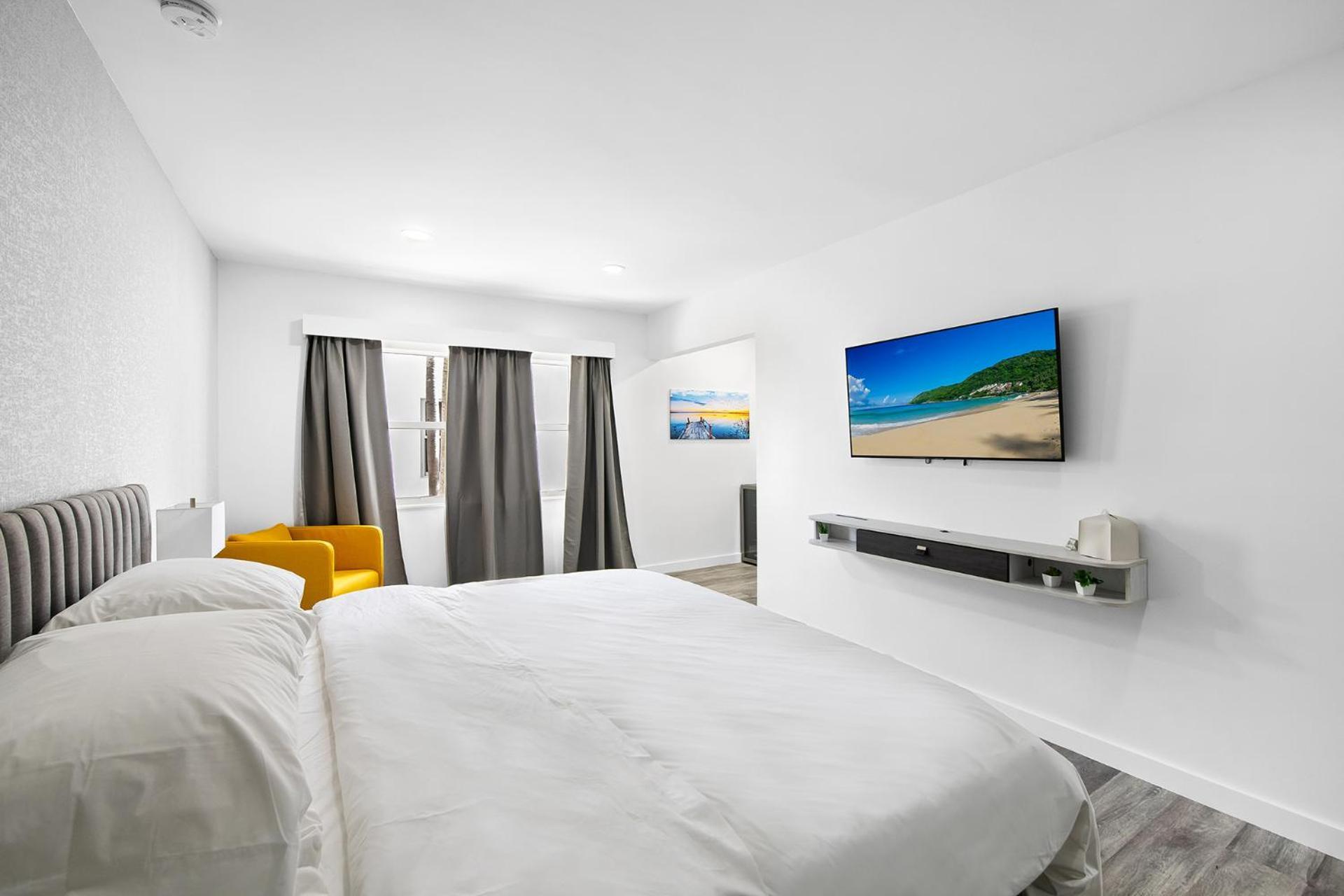 Resort The Deauville