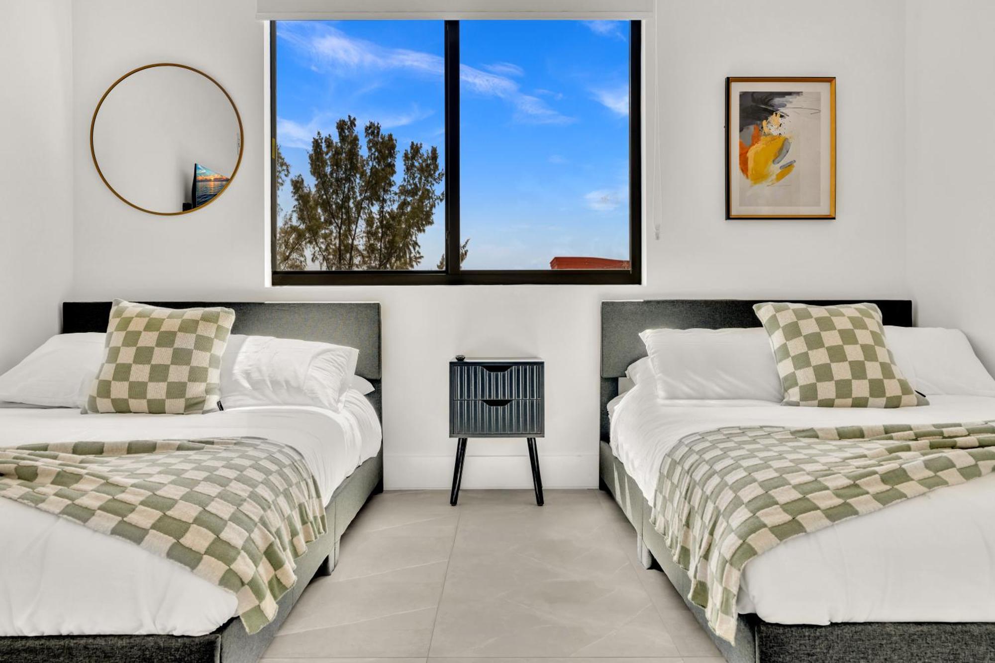 Apartment Ocean Wave Deluxe Brand New
