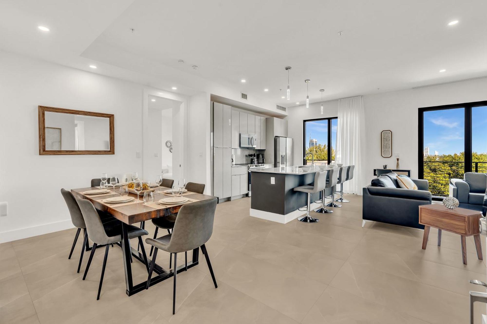 Ocean Wave Deluxe Brand New Apartment *