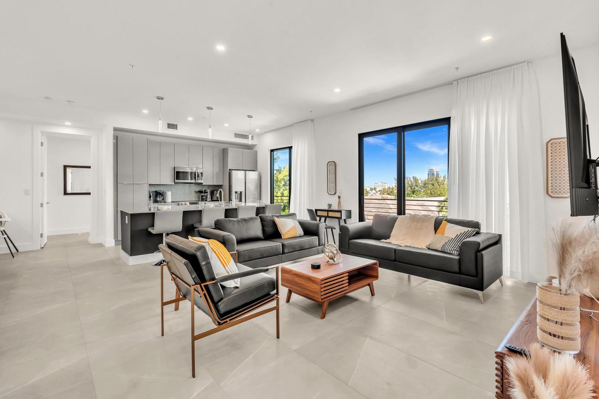 Ocean Wave Deluxe Brand New Apartment *