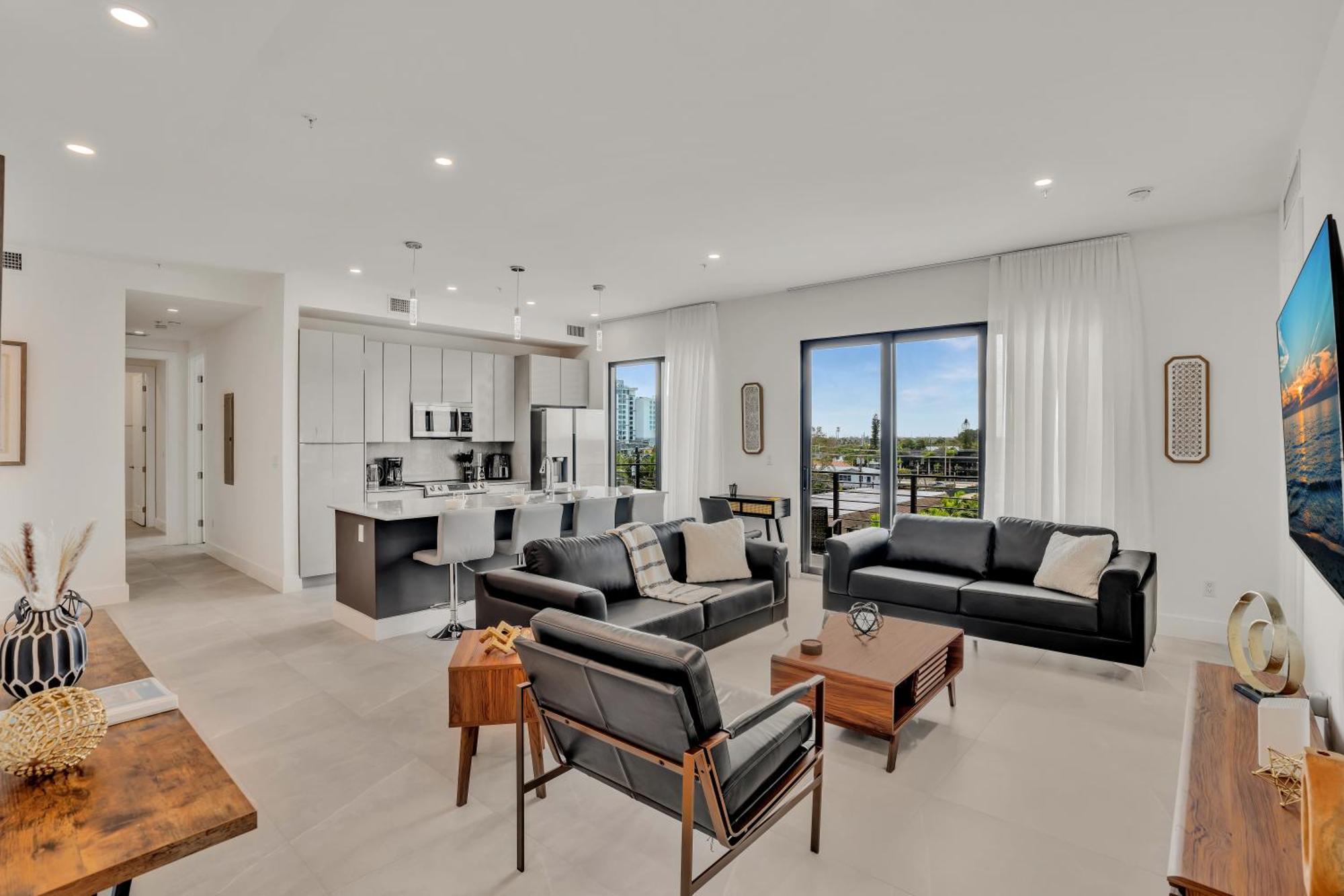Apartment Ocean Wave Deluxe Brand New *