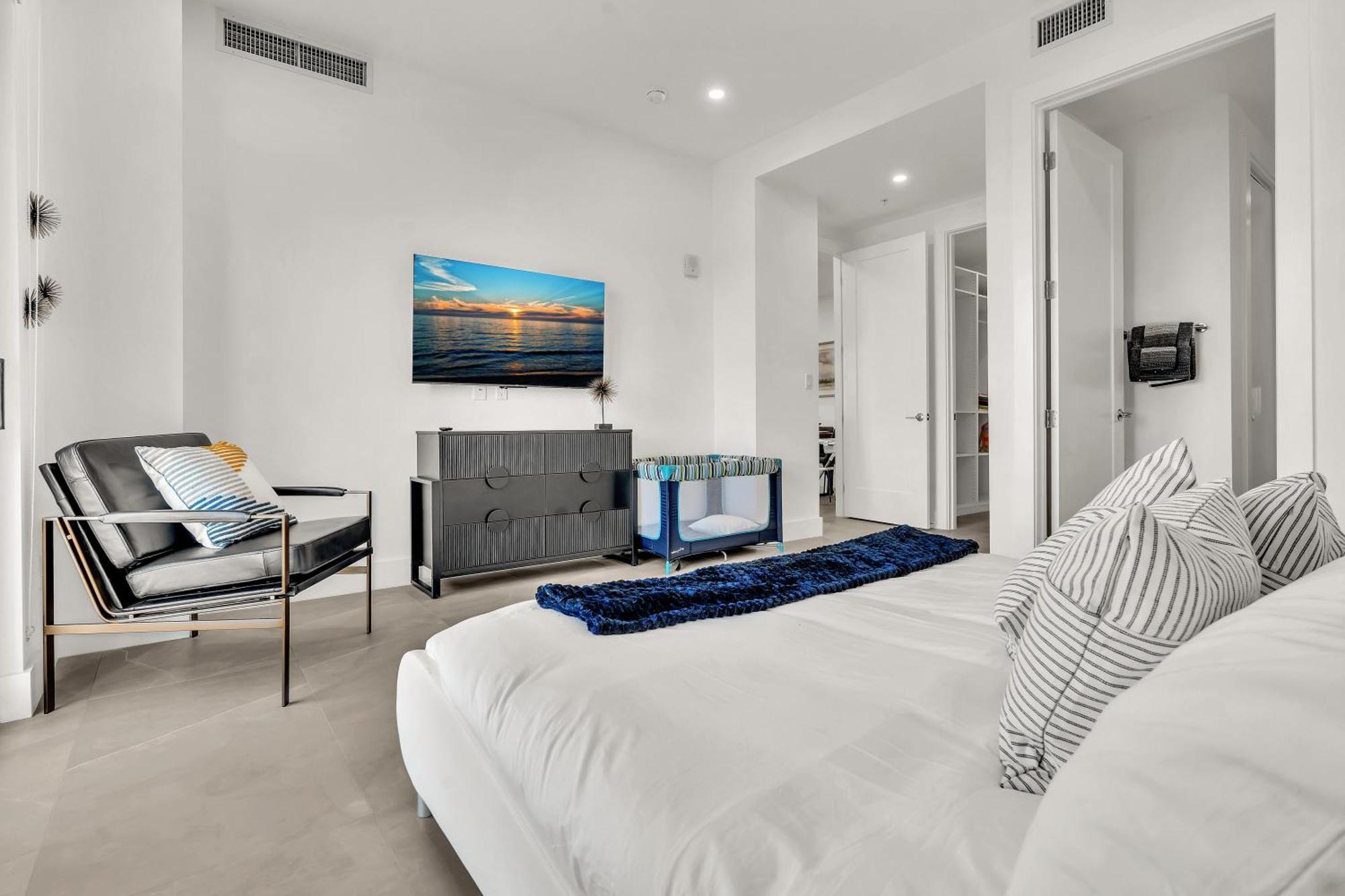 Ocean Wave Deluxe Brand New Apartment