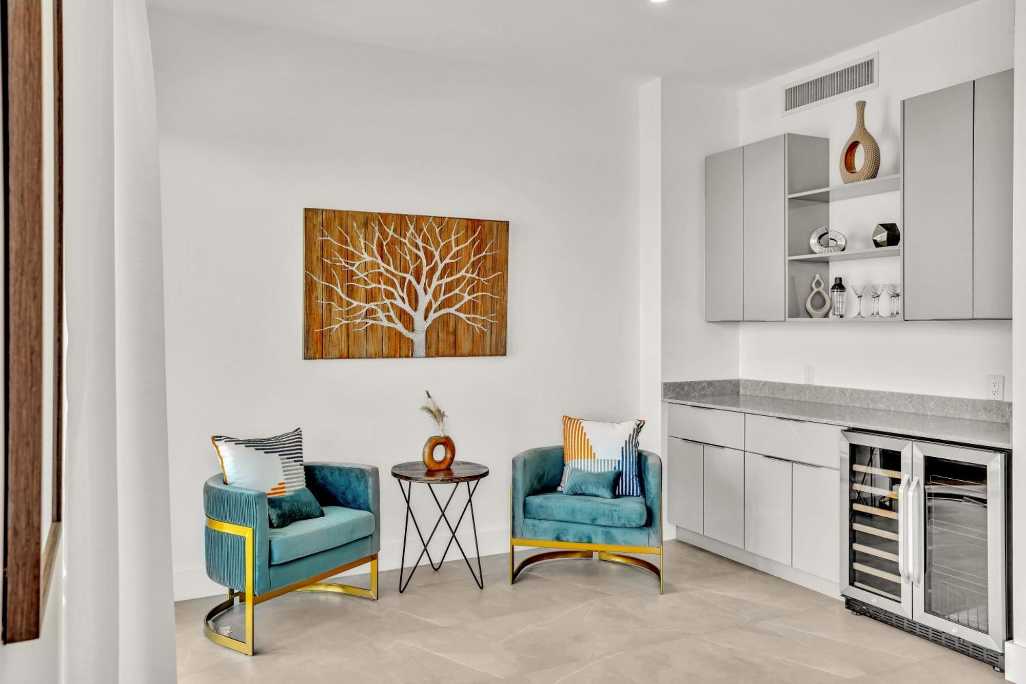 Ocean Wave Deluxe Brand New Apartment *