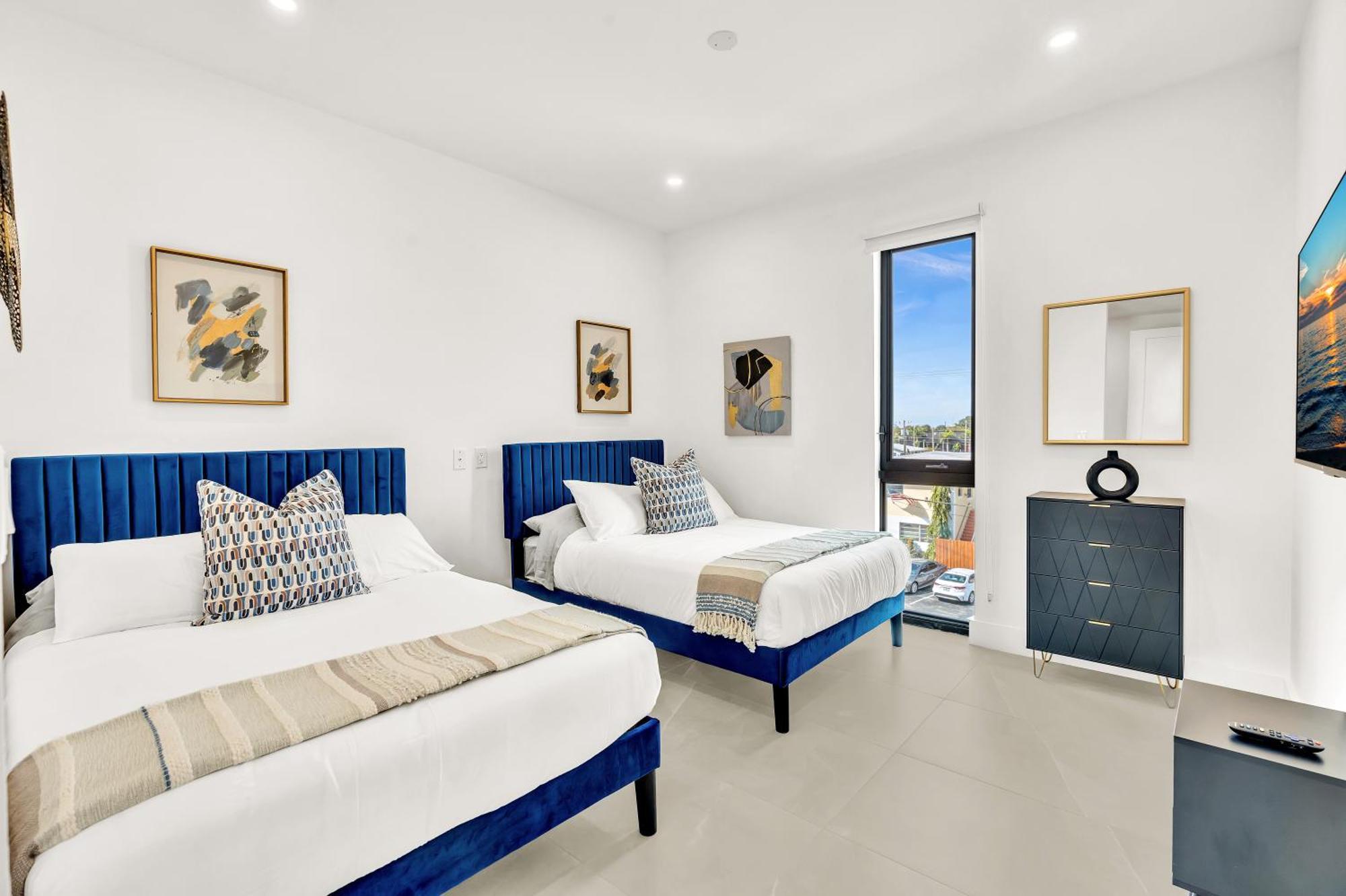 Ocean Wave Deluxe Brand New * Fort Lauderdale