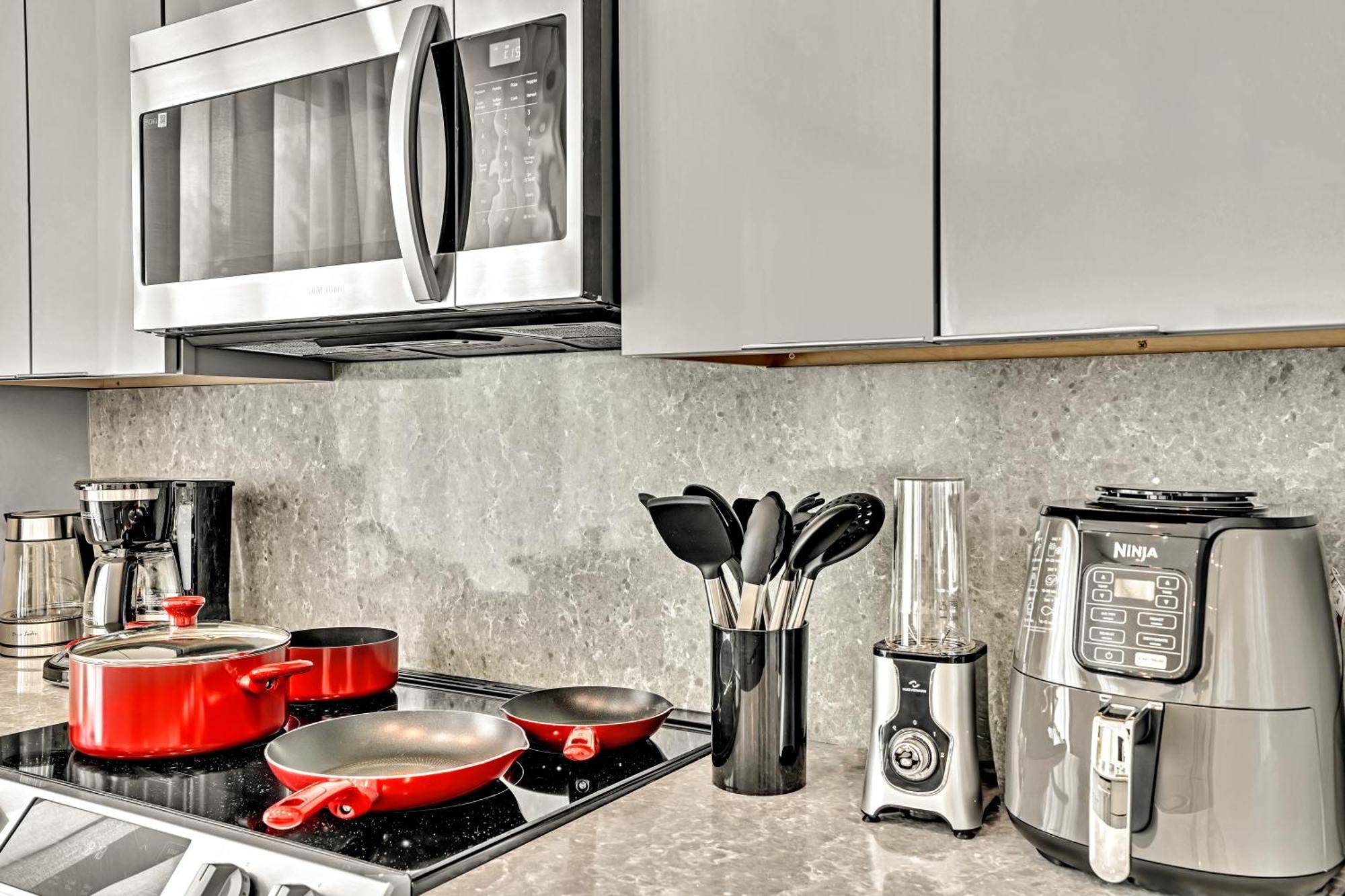 Ocean Wave Deluxe Brand New Apartment *