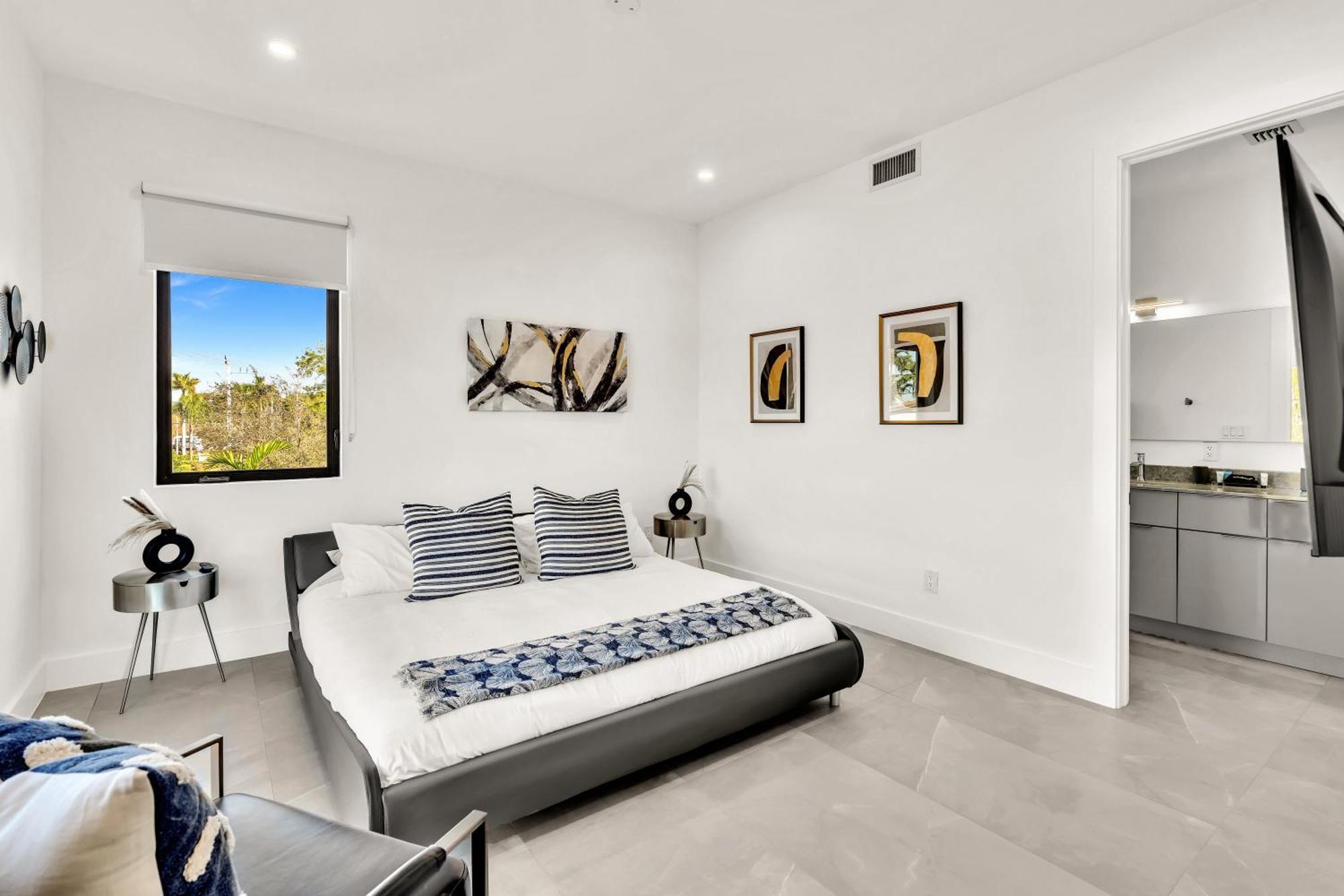 Ocean Wave Deluxe Brand New Apartment *