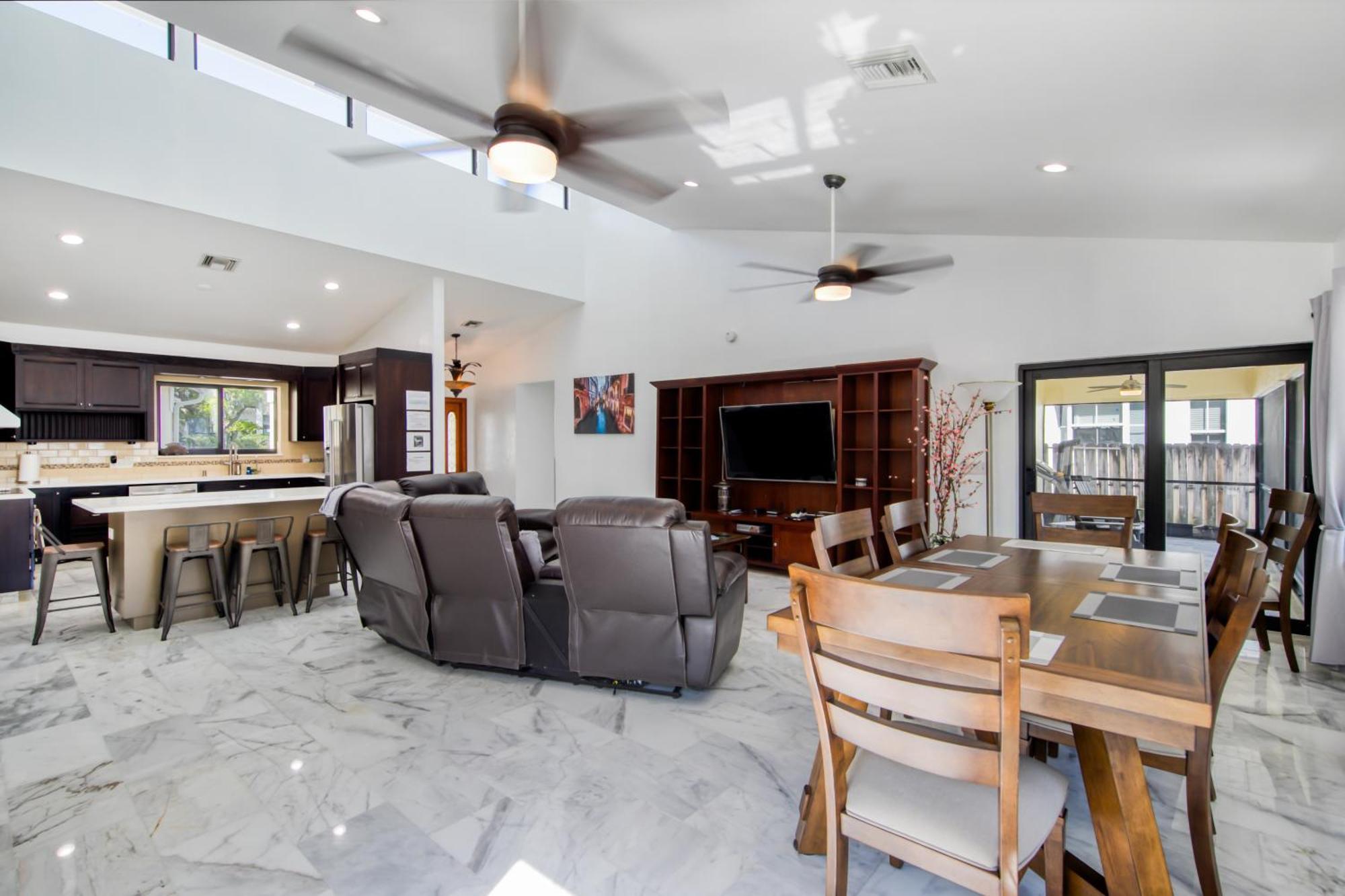 Marble House In Lauderdale Harbours *