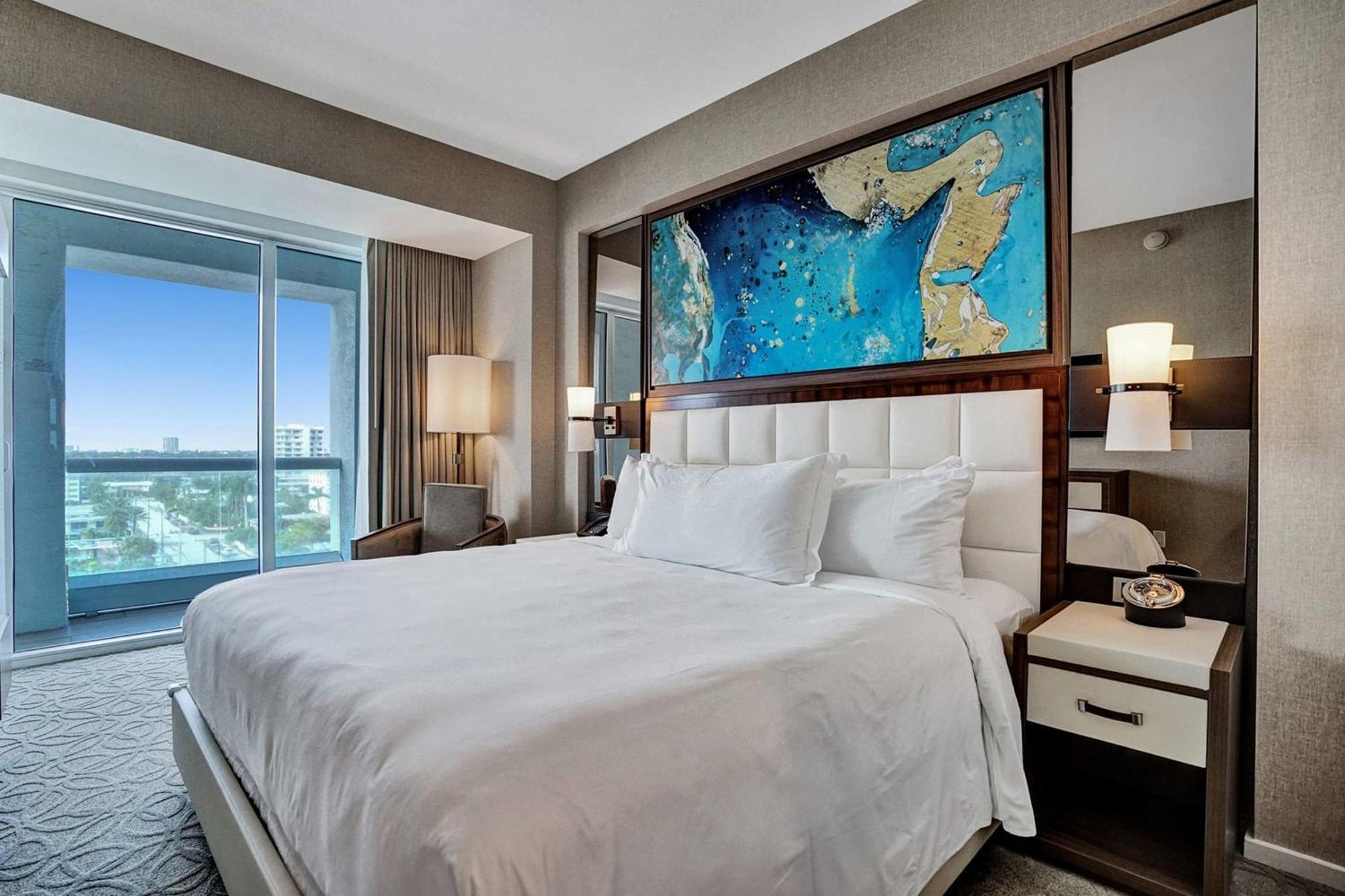 Chic Beachfront Bliss - Your Perfect 1 Bedroom Retreat! Apartment