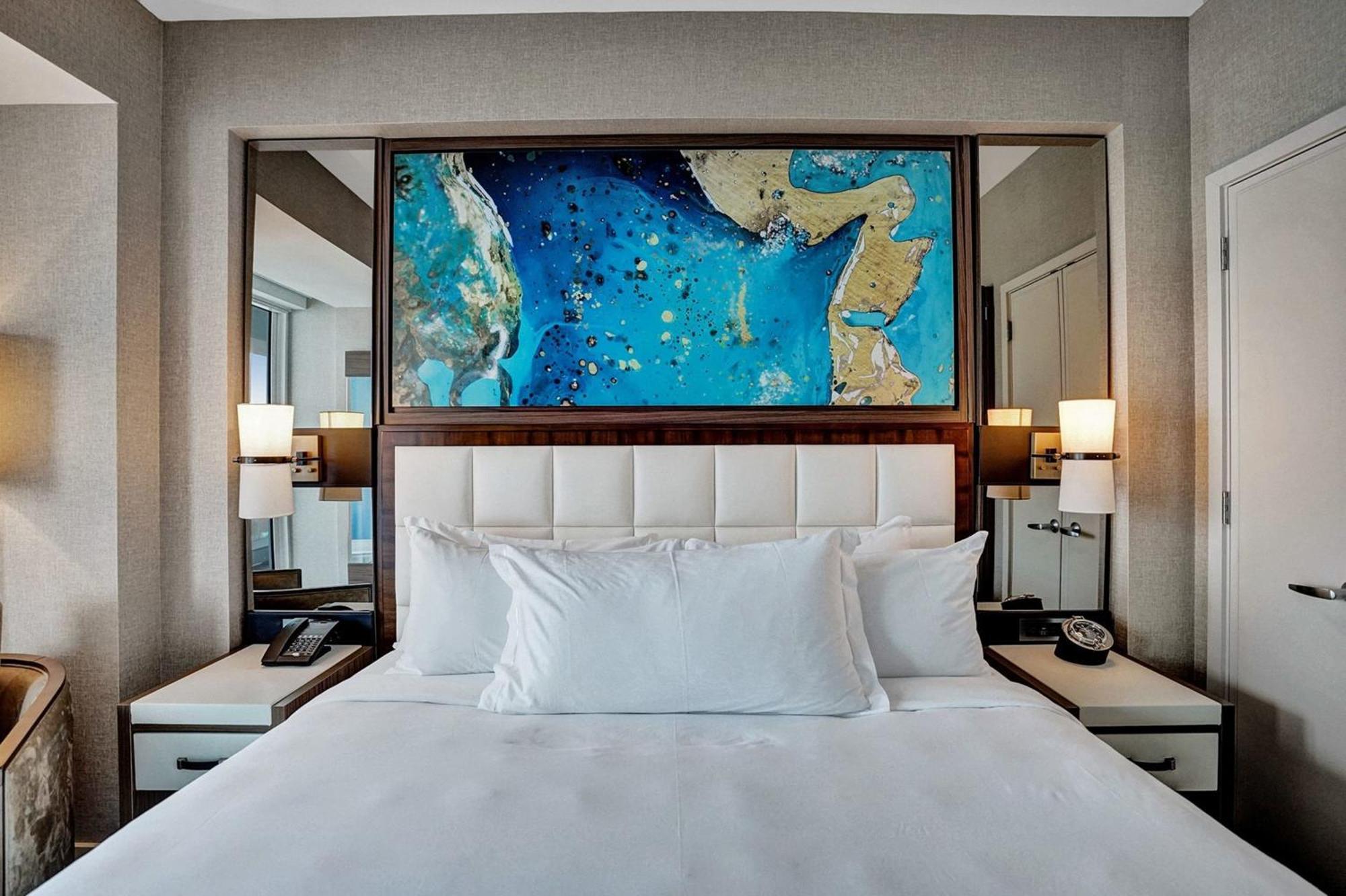 Chic Beachfront Bliss - Your Perfect 1 Bedroom Retreat! Apartment *