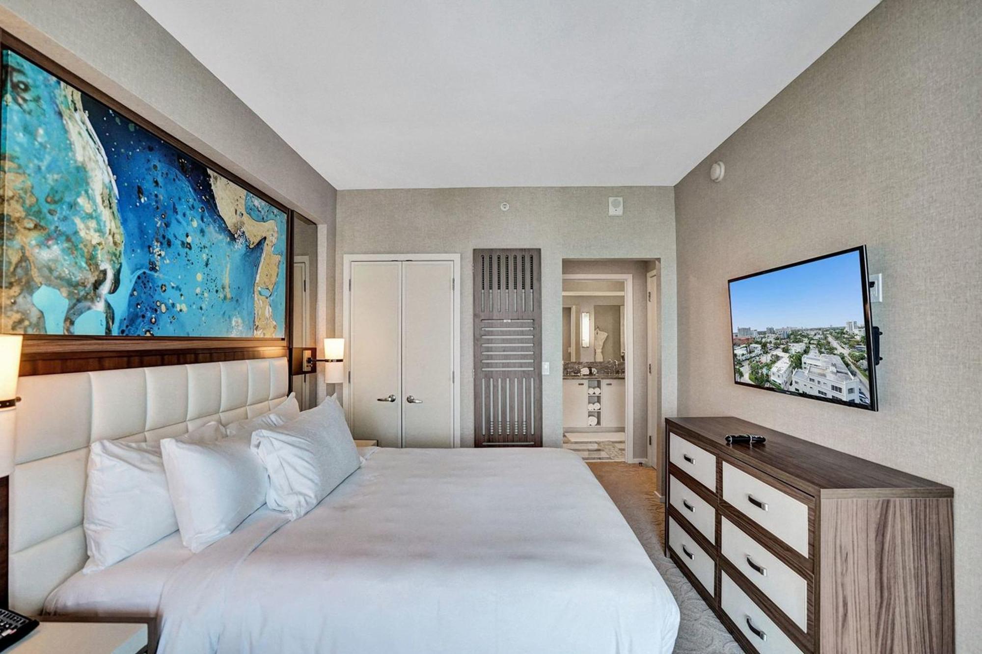 Chic Beachfront Bliss - Your Perfect 1 Bedroom Retreat! *