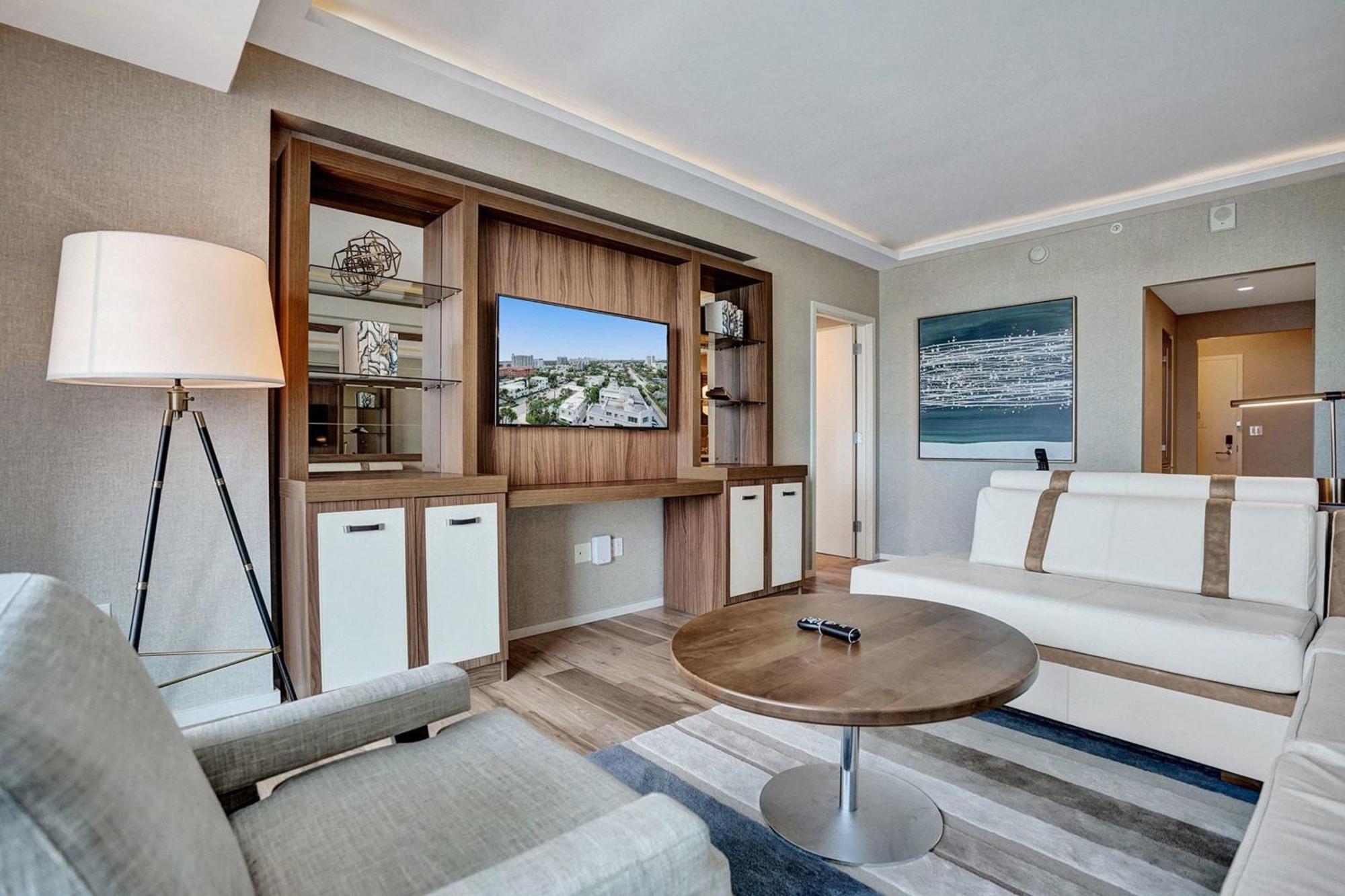 Chic Beachfront Bliss - Your Perfect 1 Bedroom Retreat! * Fort Lauderdale