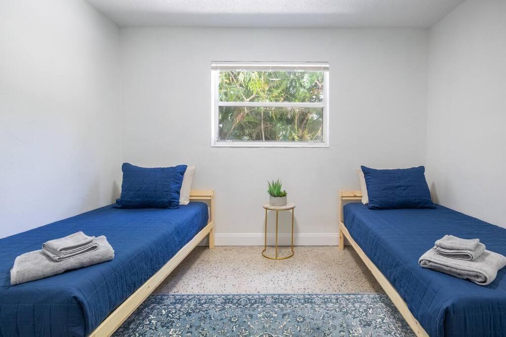 Lovely 2 Bed 1 Bath Near Olas W/free Parking! Apartment *