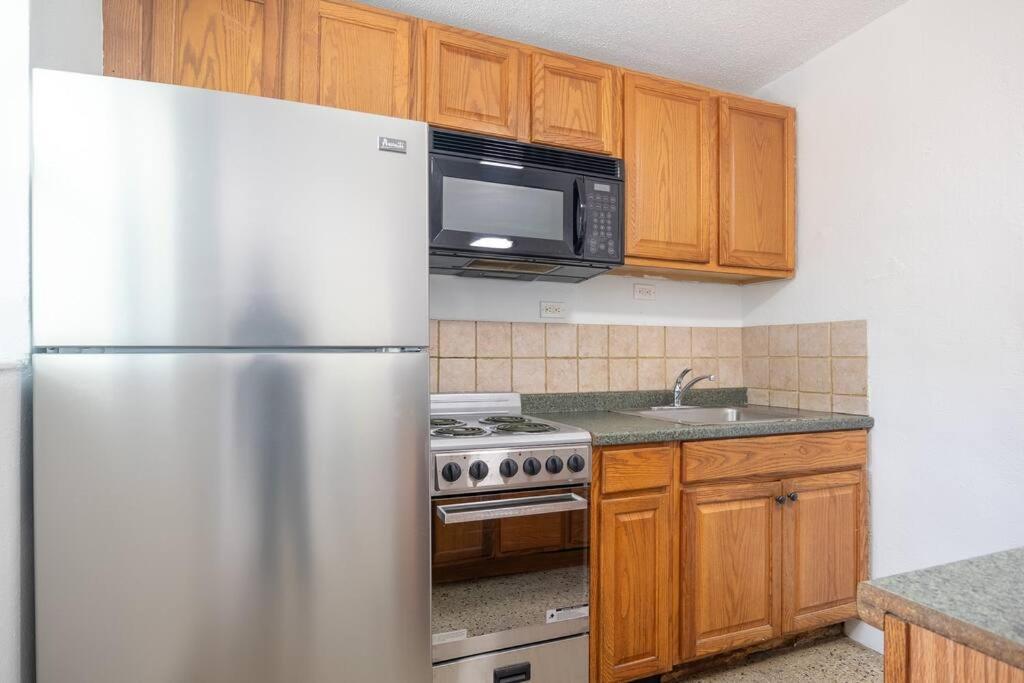 Lovely 2 Bed 1 Bath Near Olas W/free Parking! * Fort Lauderdale