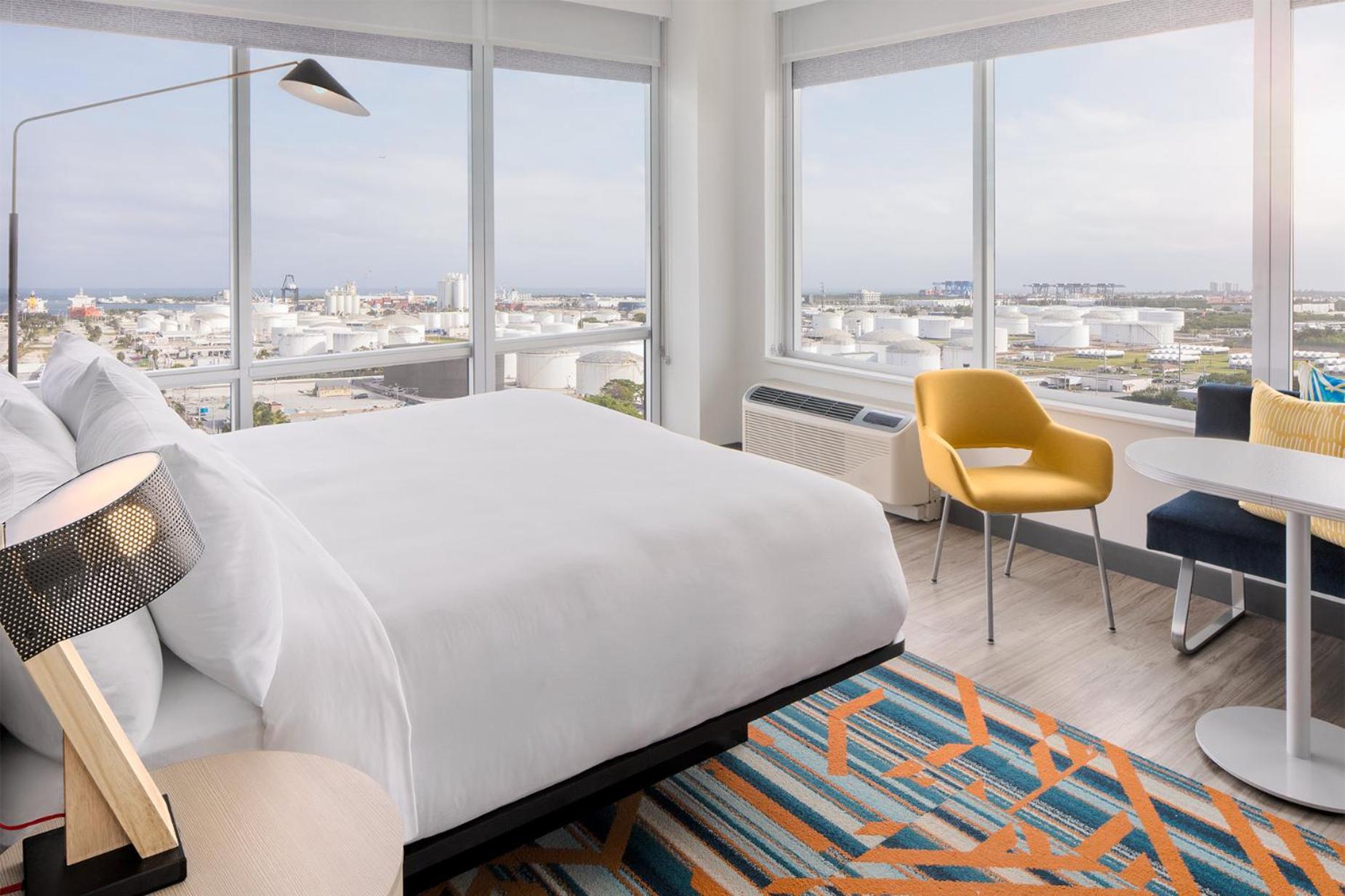 Aloft Lauderdale Airport & Cruise Port Hotel