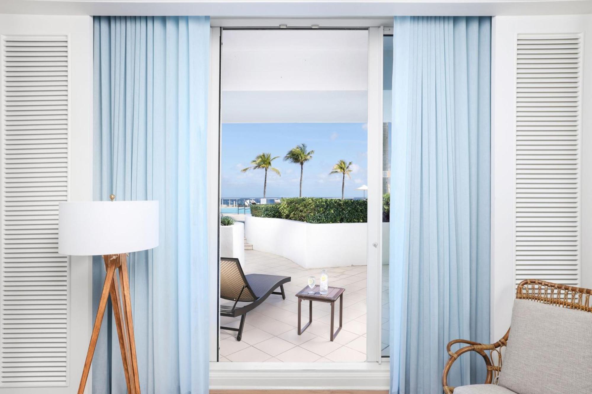 The Ritz-carlton, Lauderdale Hotel