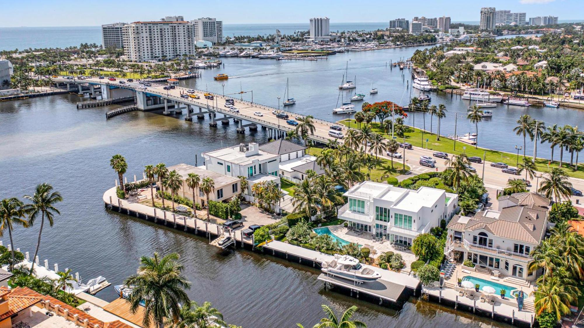 On Intracoastal In Proximity Waterfront Views Access Fogg Key Vlllas Fort Lauderdale