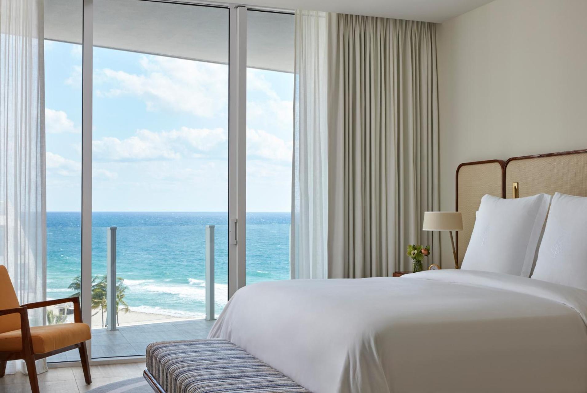 Four Seasons And Residences Lauderdale Hotel