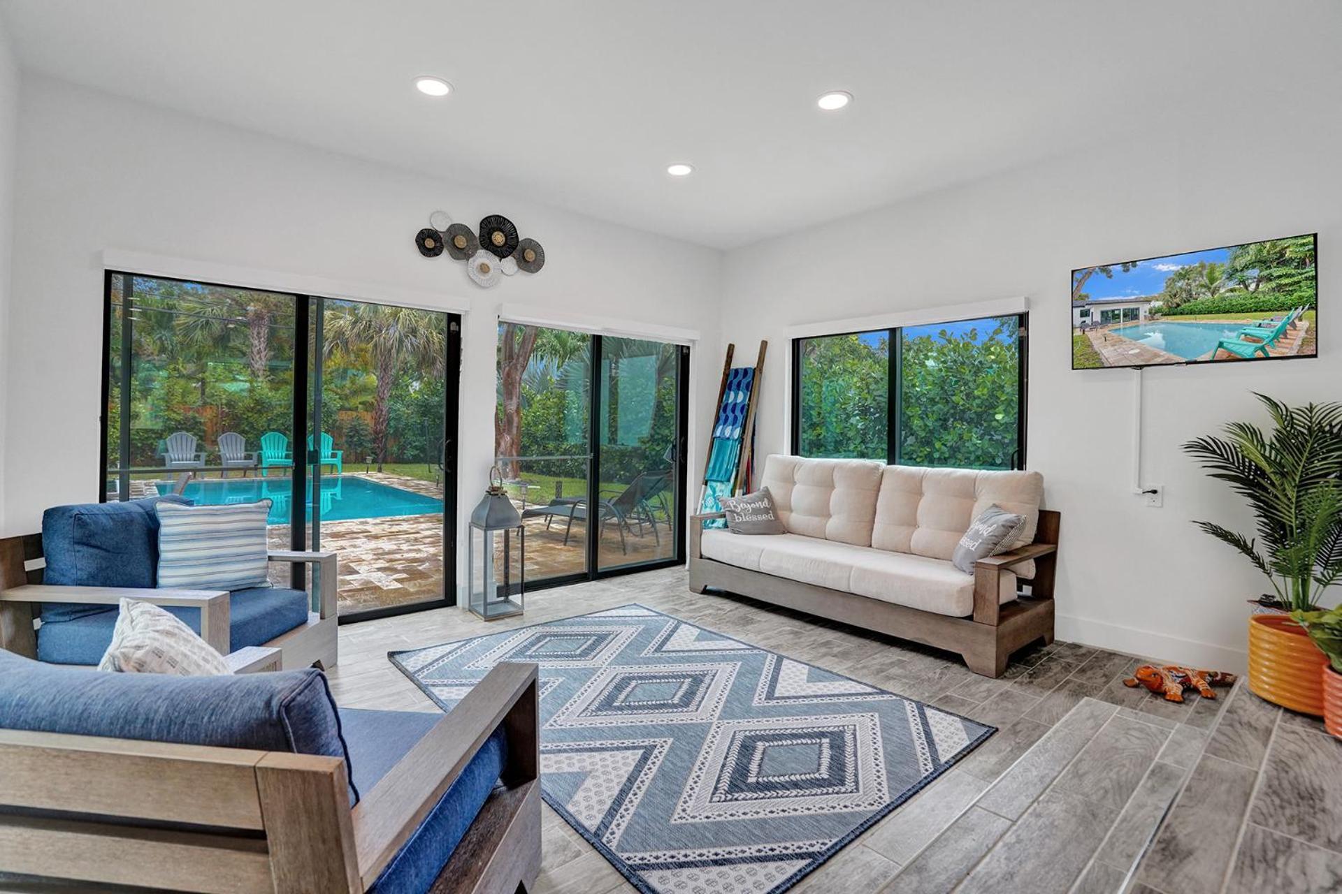Private Tropical Oasis - Heated Pool For 1 To 6 *
