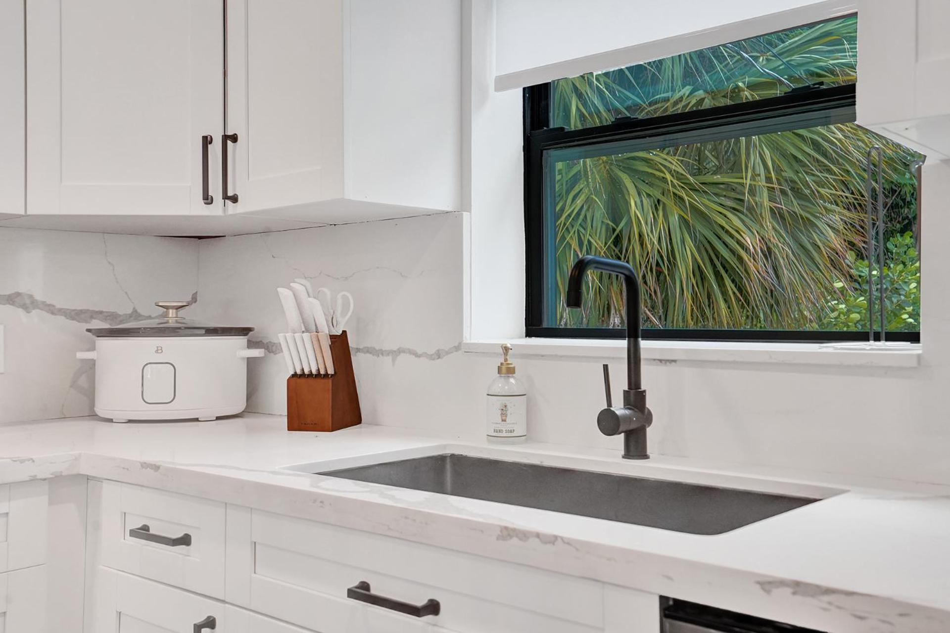 Private Tropical Oasis - Heated Pool For 1 To 6 Holiday home Fort Lauderdale