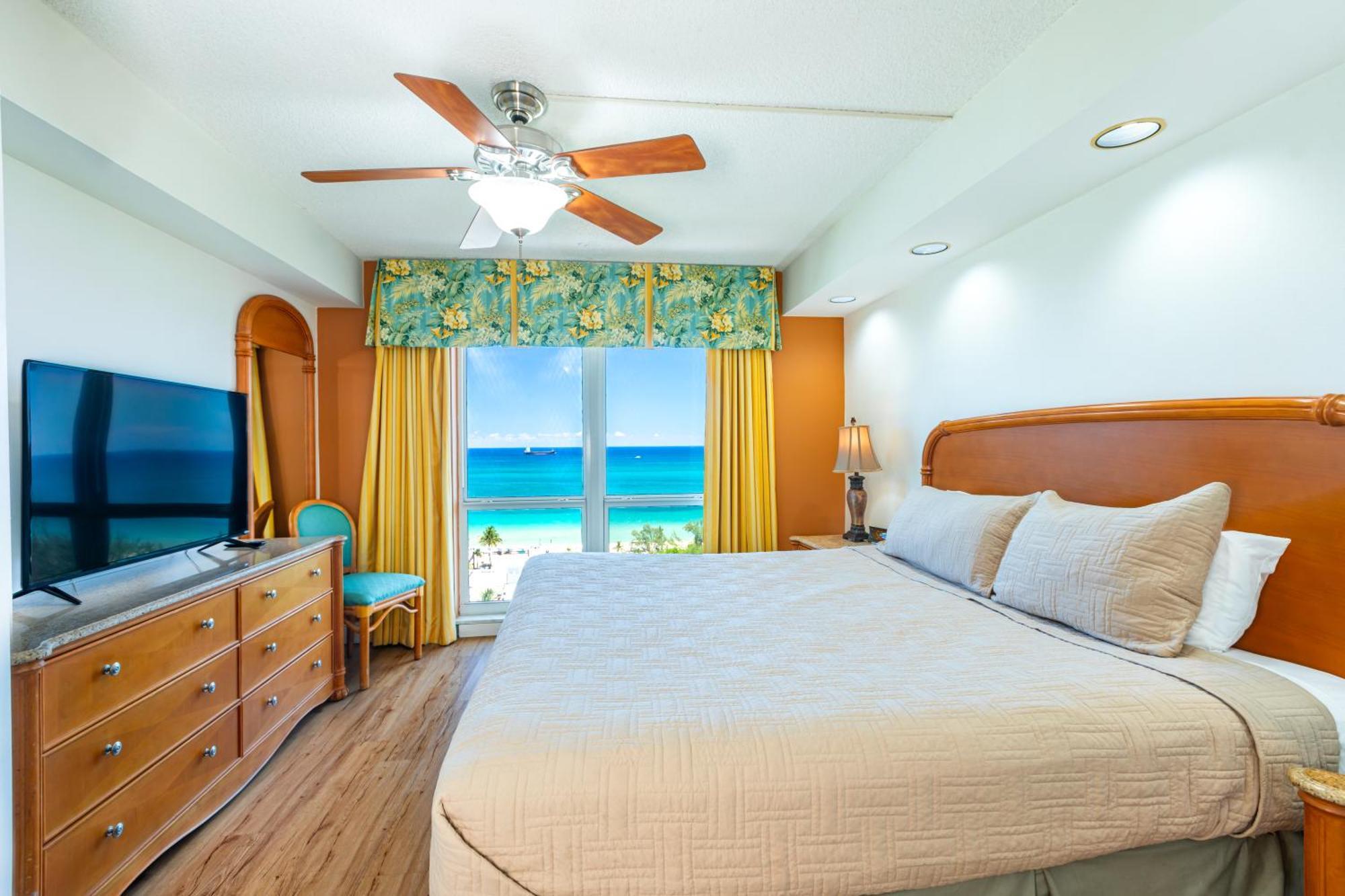 Lauderdale By Vacatia