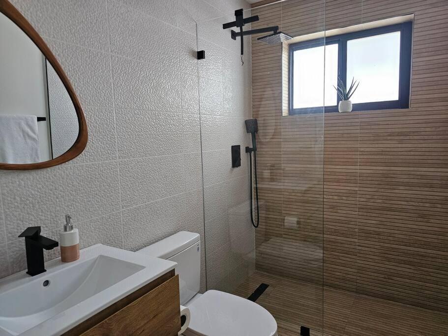 Newly-renovated, Designer Close To The
