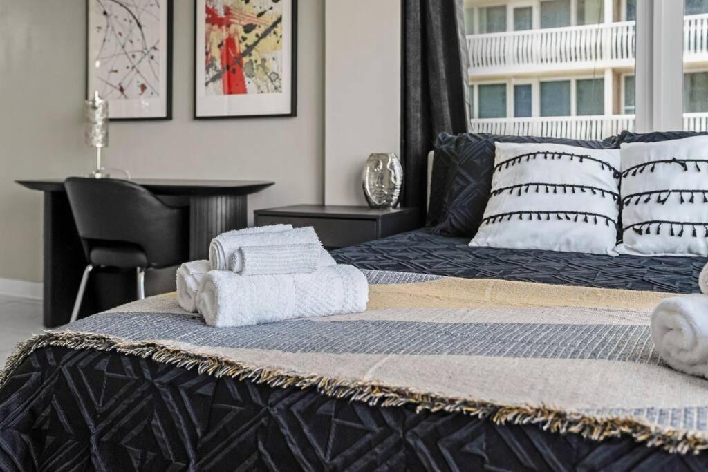 Apartment Relaxing Escape Oceanfront Pool Gem On The *