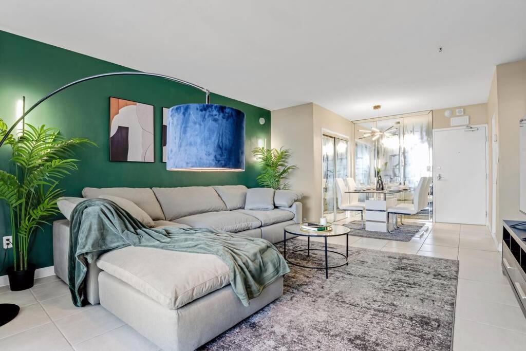 Apartment Relaxing Escape Oceanfront Pool Gem On The