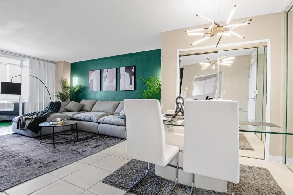 Apartment Relaxing Escape Oceanfront Pool Gem On The
