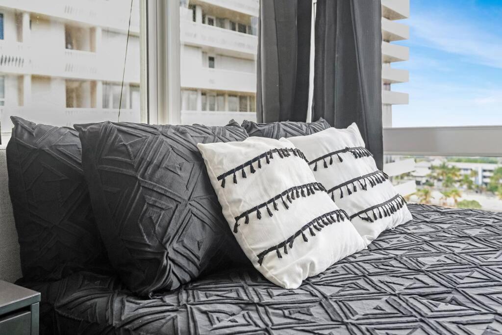 Relaxing Escape Oceanfront Pool Gem On The Fort Lauderdale