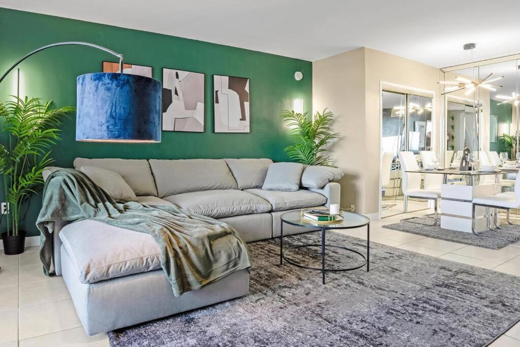 Apartment Relaxing Escape Oceanfront Pool Gem On The *