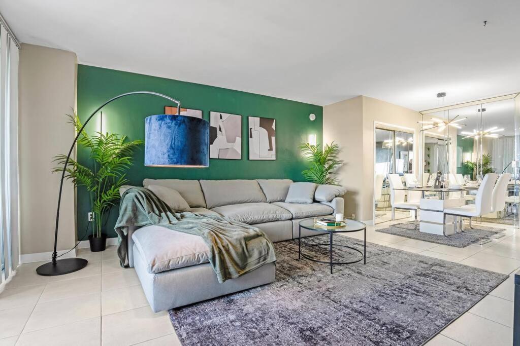 Relaxing Escape Oceanfront Pool Gem On The * Fort Lauderdale