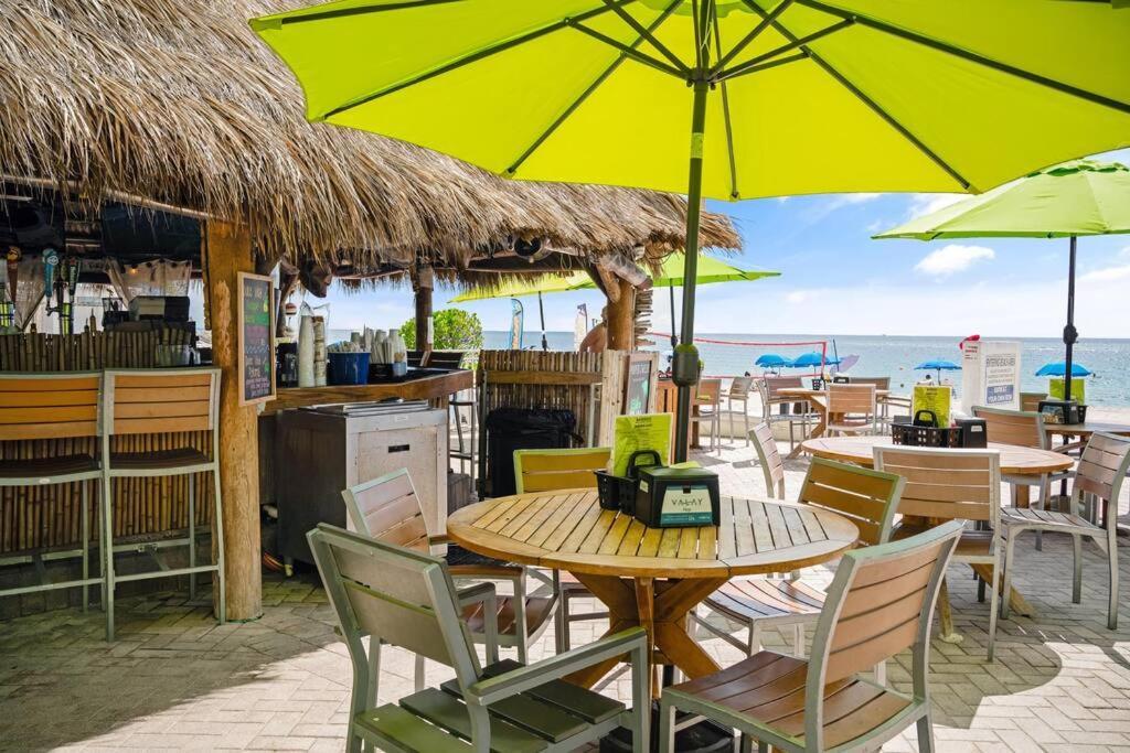 Relaxing Escape Oceanfront Pool Gem On The Apartment Fort Lauderdale