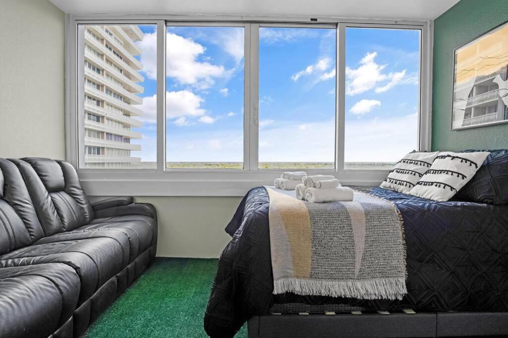 Apartment Relaxing Escape Oceanfront Pool Gem On The Fort Lauderdale