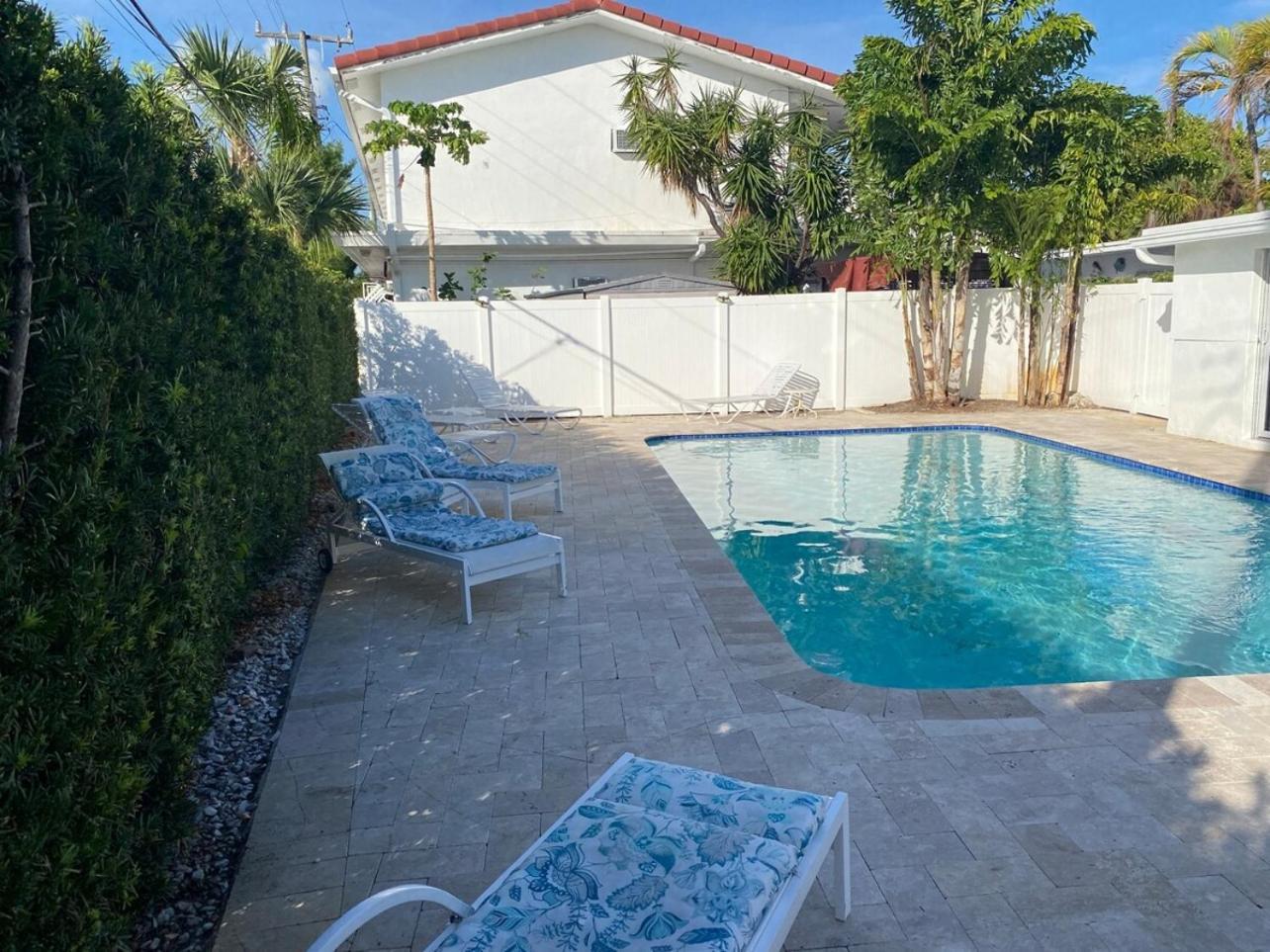 2 Min Walk To The Beach- Renovated King #2 Apartment