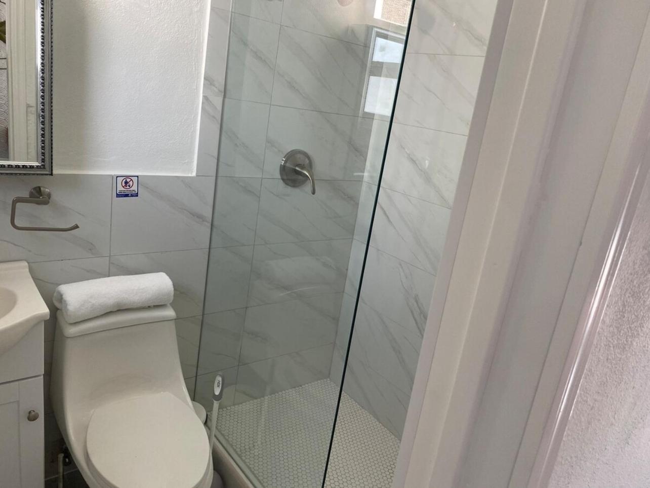 2 Min Walk To The Beach- Renovated King #2 Fort Lauderdale