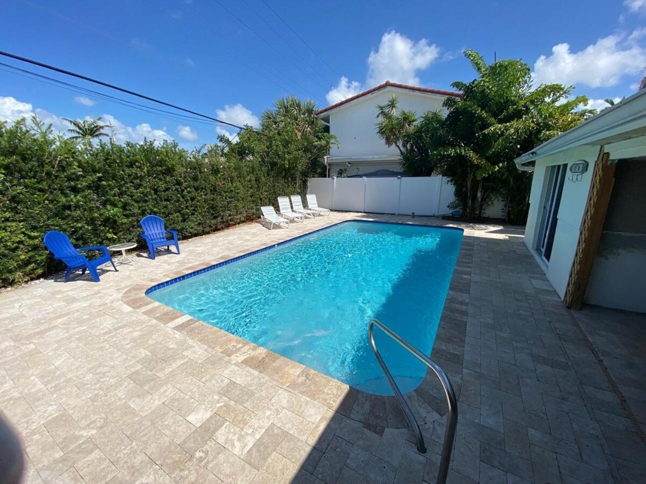 Steps To The -renovated Unit #1 Apartment Fort Lauderdale