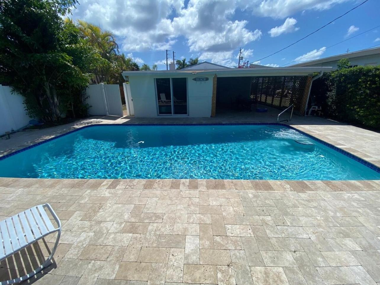 Apartment Steps To The -renovated Unit #1 Fort Lauderdale