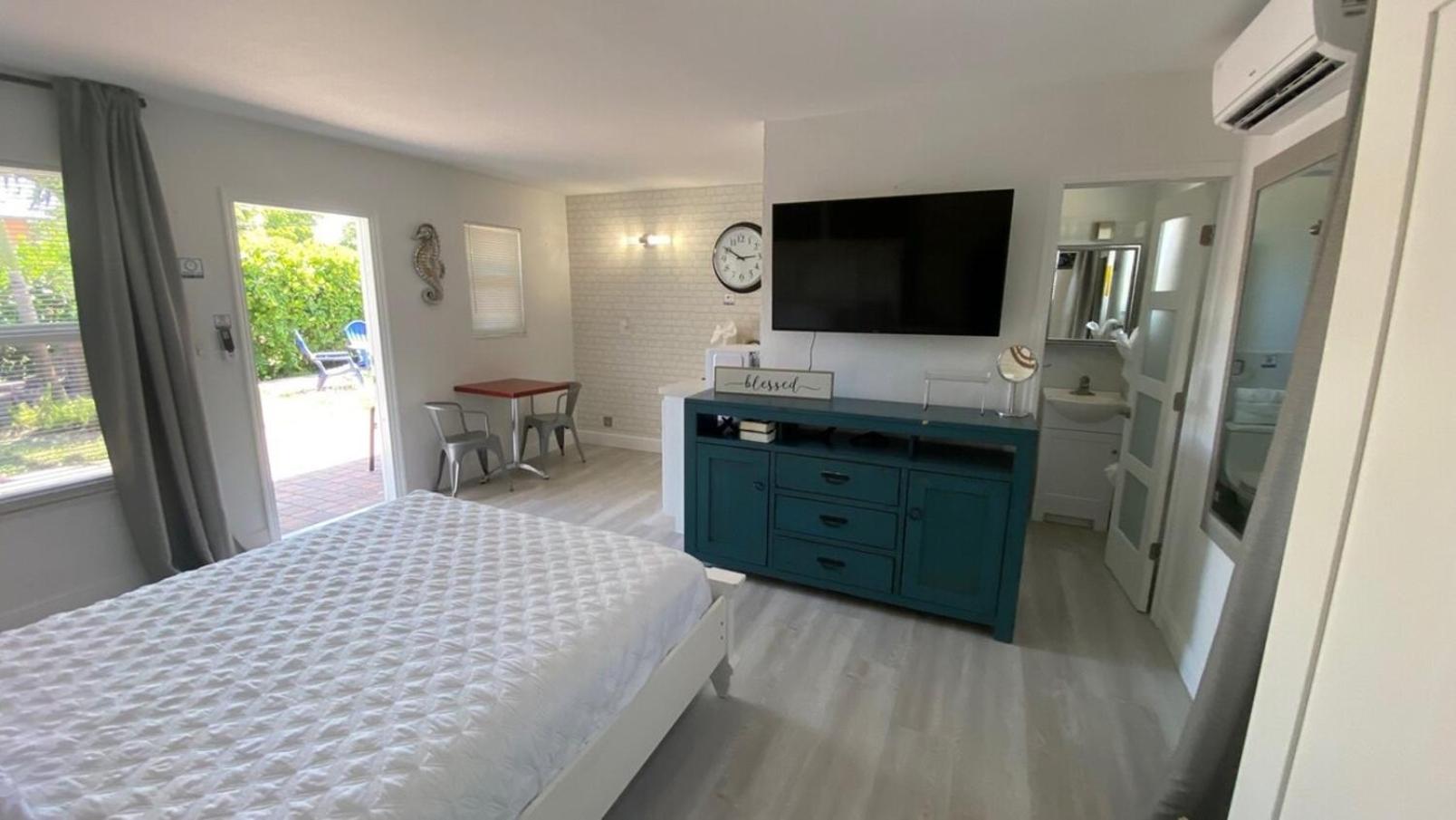 Apartment Steps To The -renovated Unit #1 Fort Lauderdale