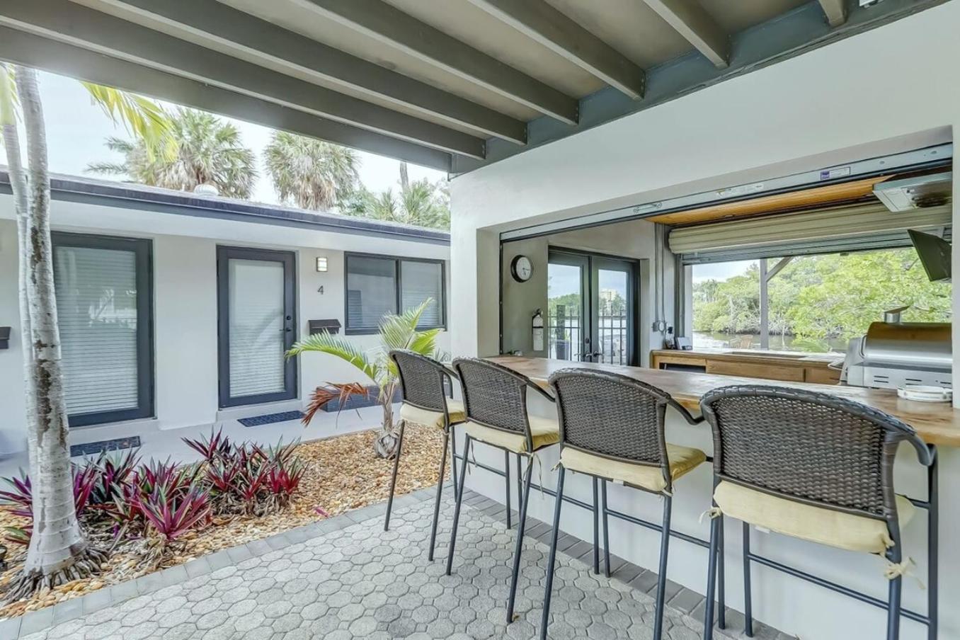 Apartment Waterfront Private Patio Pool Fort Lauderdale