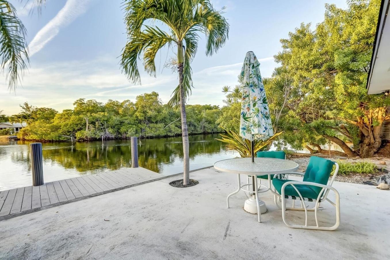 Apartment Waterfront Private Patio Pool Fort Lauderdale