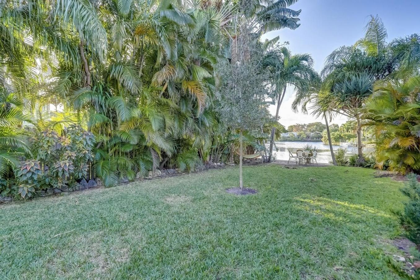Waterfront Private Patio Pool *