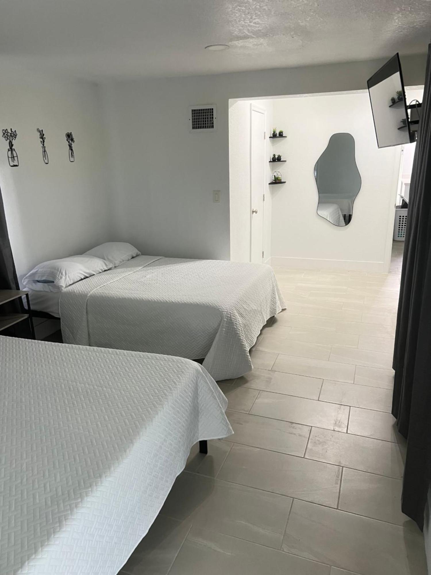Lauderdale House * Fort Lauderdale