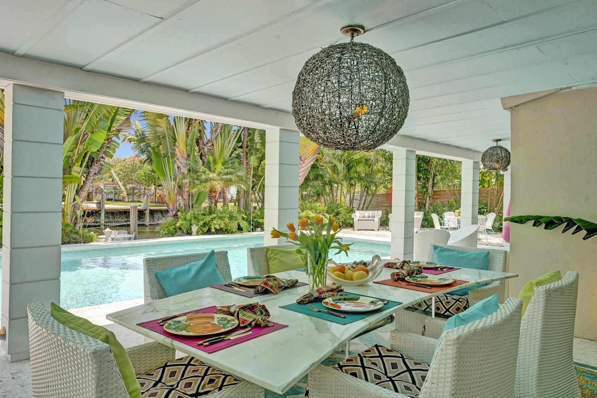 New! Waterfront Heated Pool, Fishing Pier, Designer Touches, 2mi To