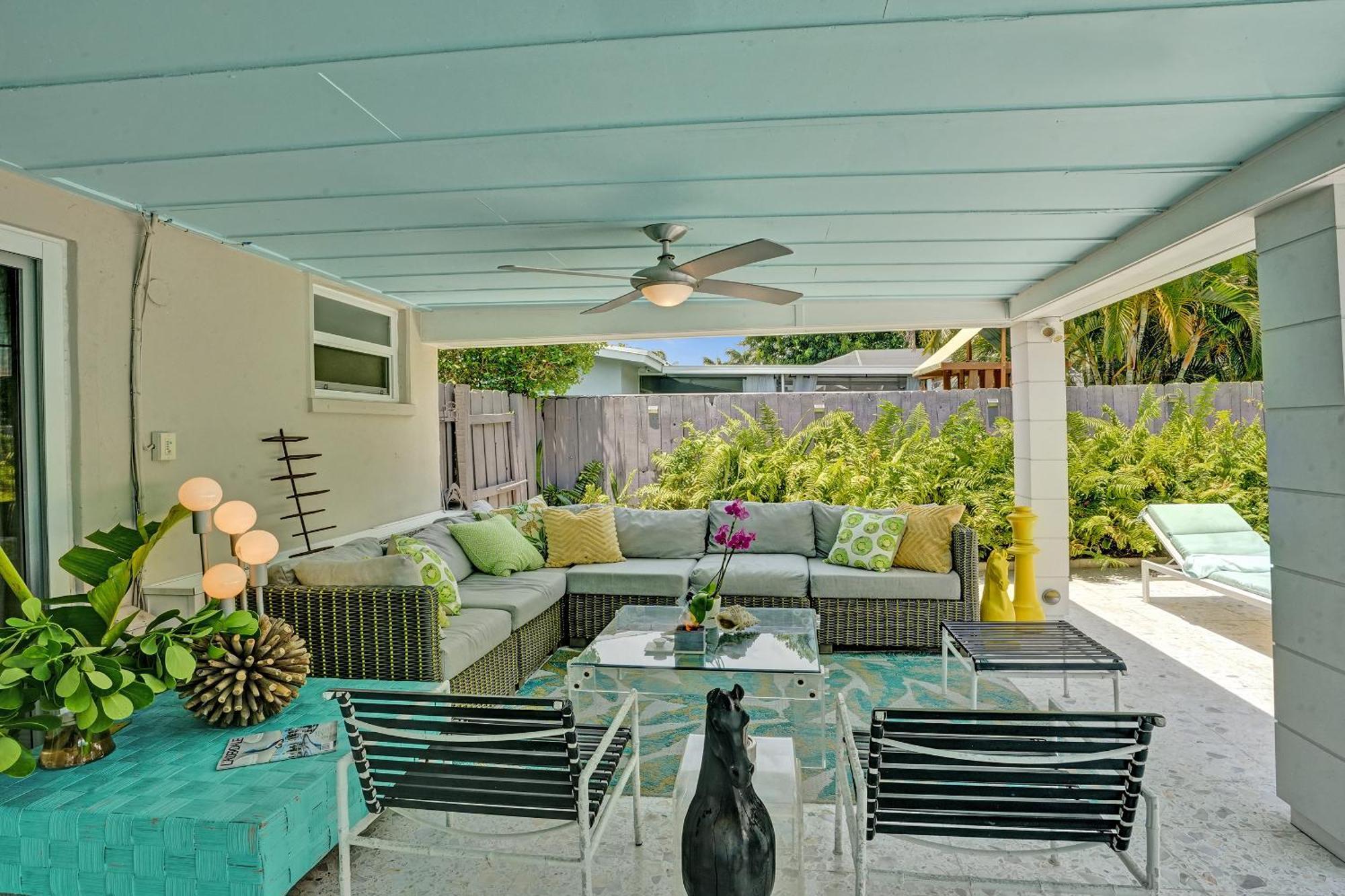 New! Waterfront Heated Pool, Fishing Pier, Designer Touches, 2mi To * Fort Lauderdale