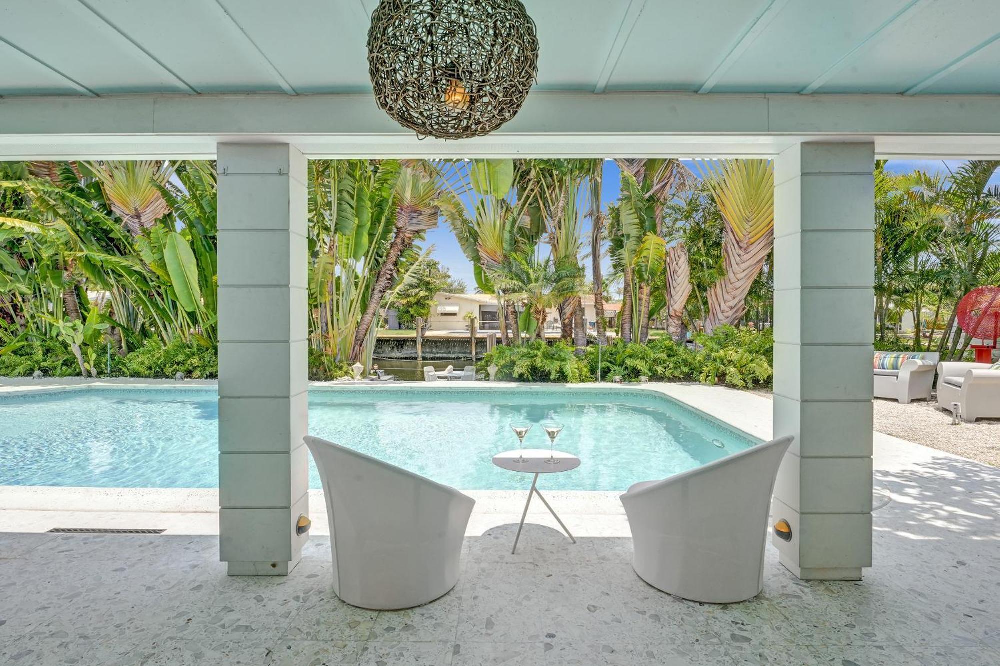 New! Waterfront Heated Pool, Fishing Pier, Designer Touches, 2mi To Fort Lauderdale