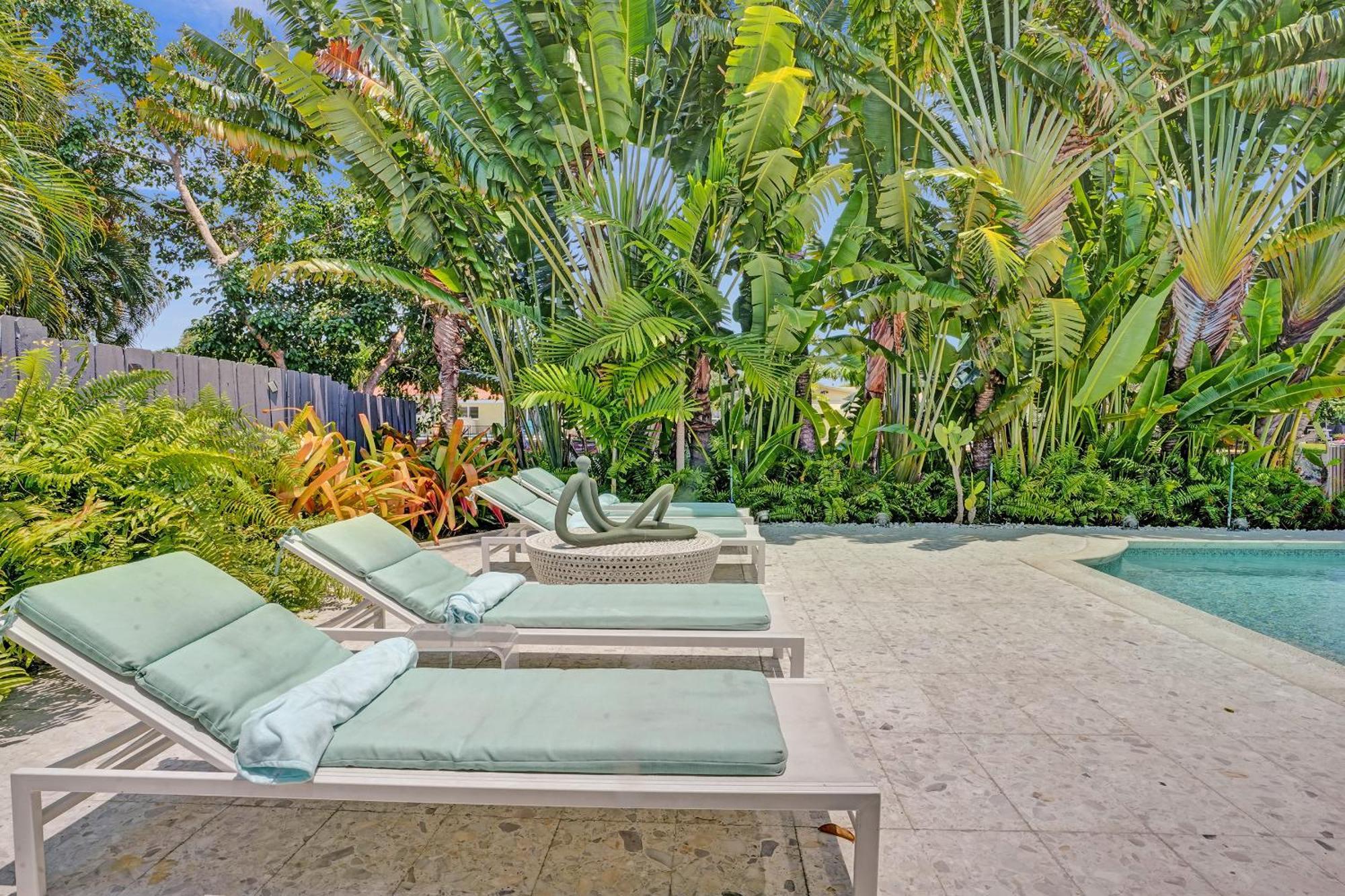 New! Waterfront Heated Pool, Fishing Pier, Designer Touches, 2mi To Fort Lauderdale