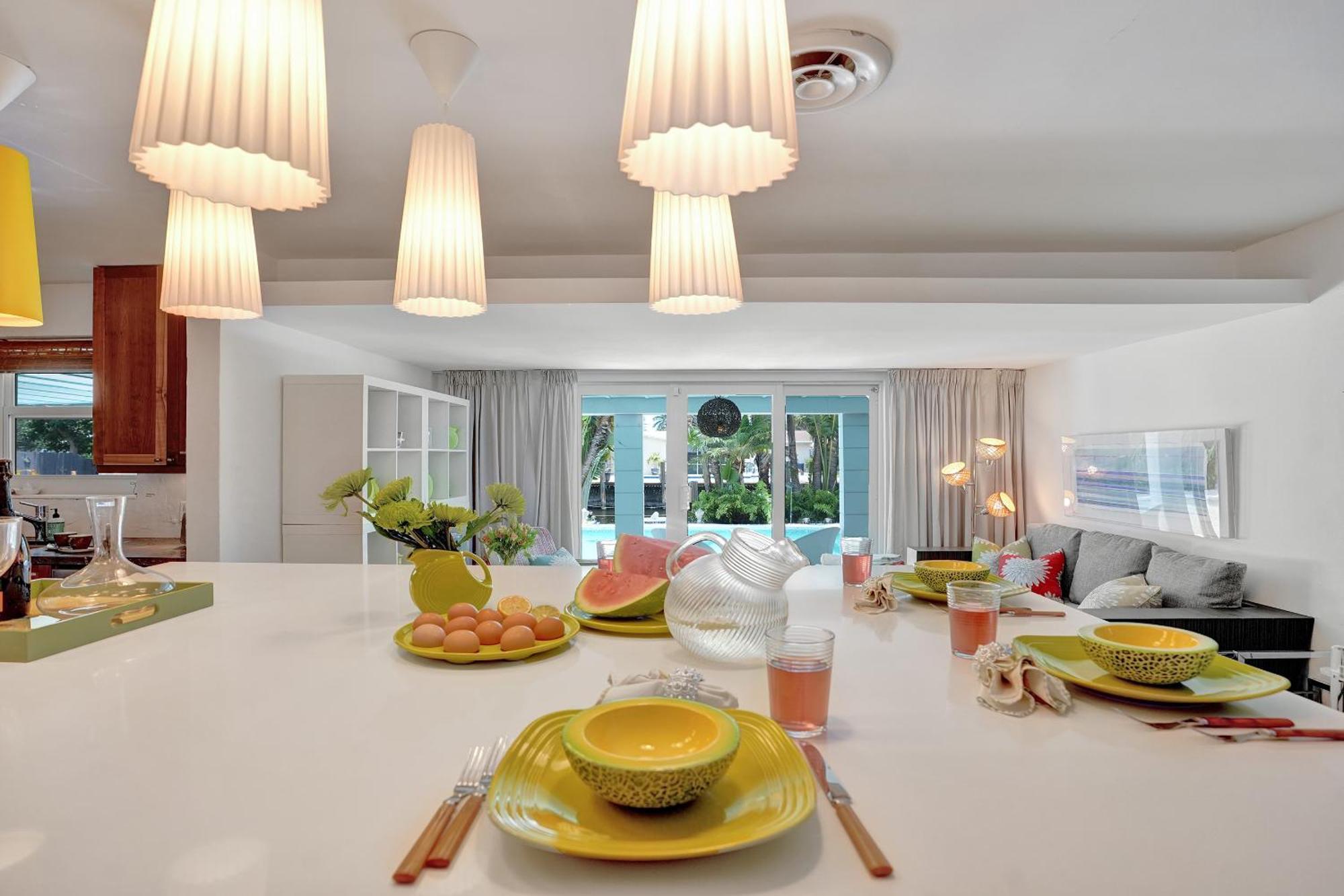 New! Waterfront Heated Pool, Fishing Pier, Designer Touches, 2mi To Fort Lauderdale
