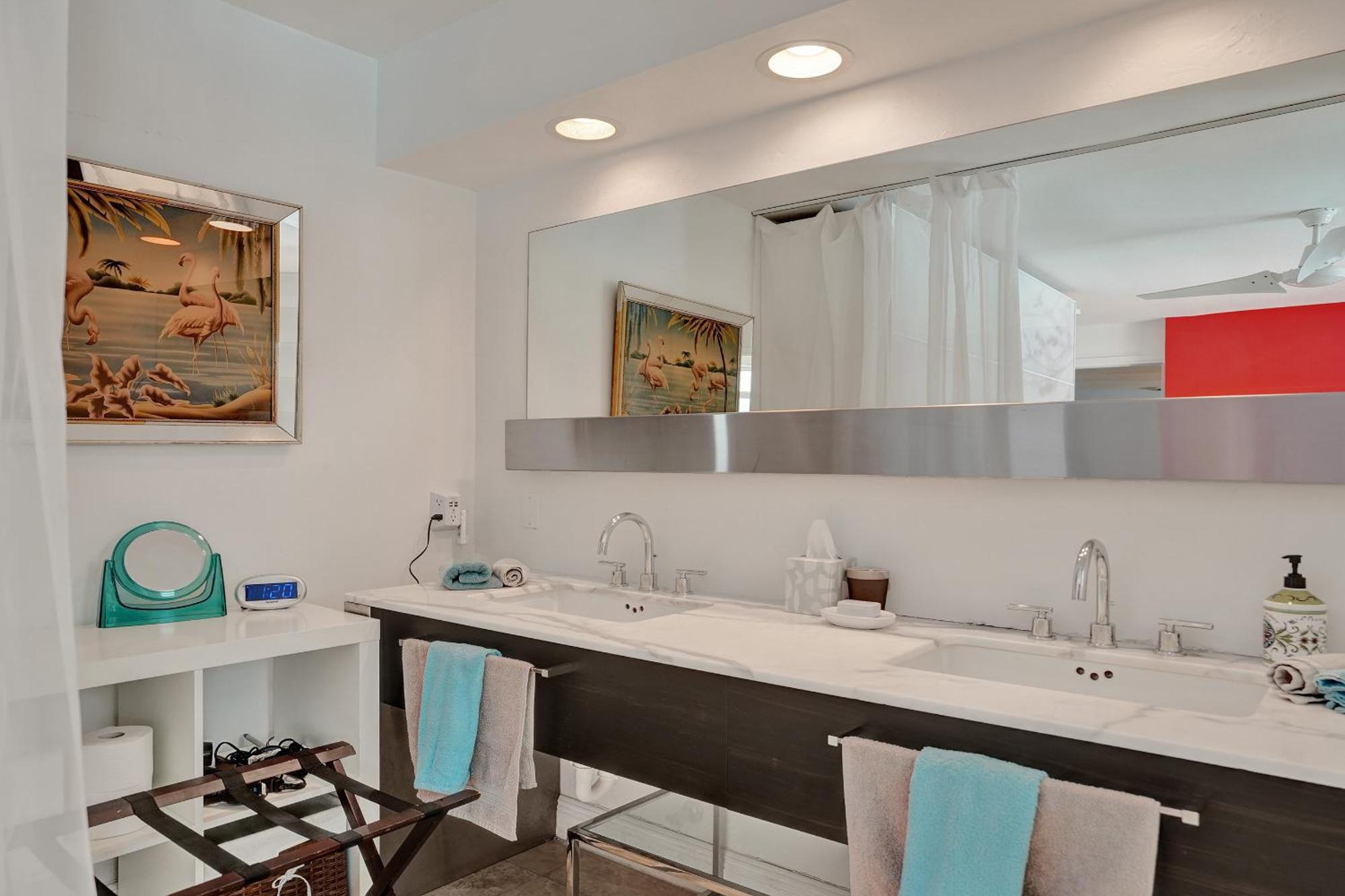 New! Waterfront Heated Pool, Fishing Pier, Designer Touches, 2mi To * Fort Lauderdale