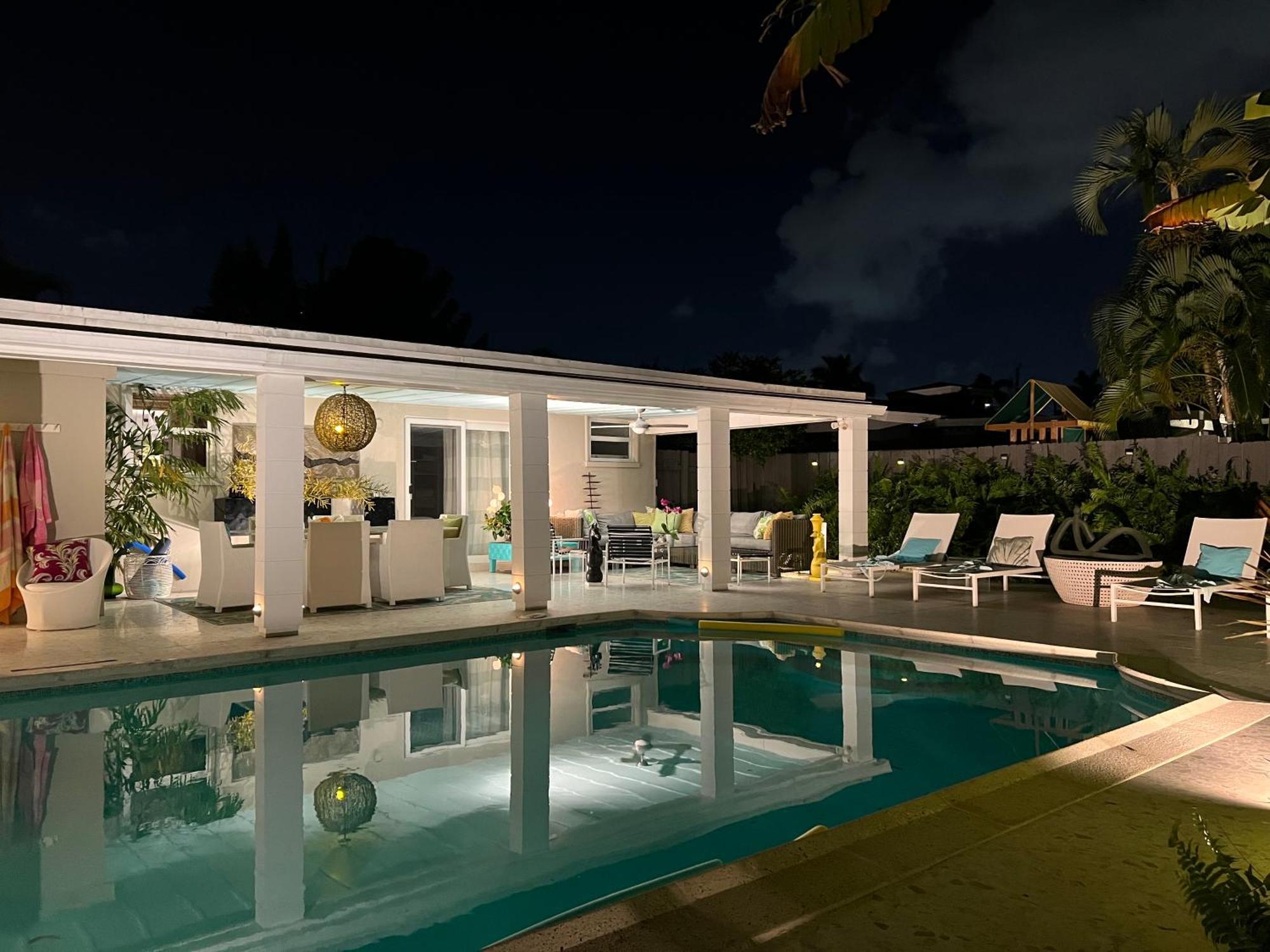 New! Waterfront Heated Pool, Fishing Pier, Designer Touches, 2mi To Holiday home Fort Lauderdale
